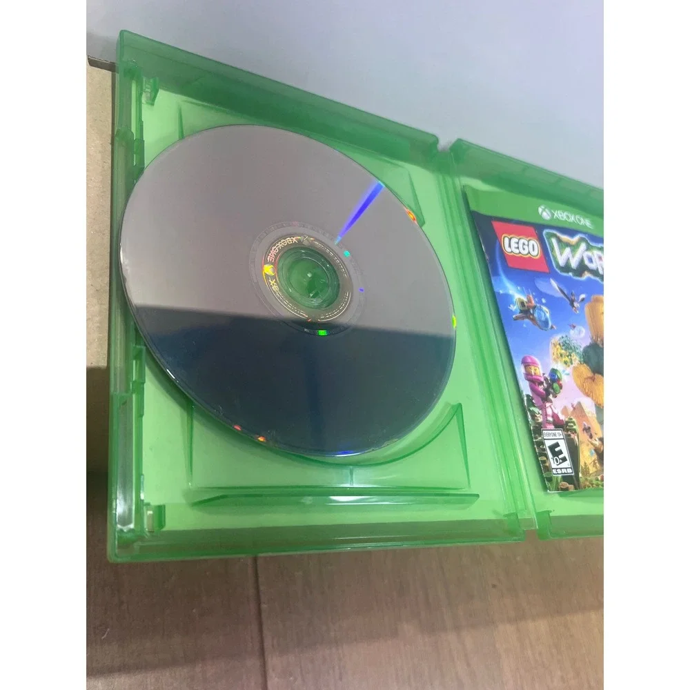 LEGO Worlds Xbox One Video Game Physical Disc with Case and Manual E10+‎